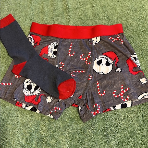 NIGHTMARE BEFORE CHRISTMAS SET,BRAND NEW, BOXERS/SHORT & MATCHING SOCKS - Picture 2 of 3